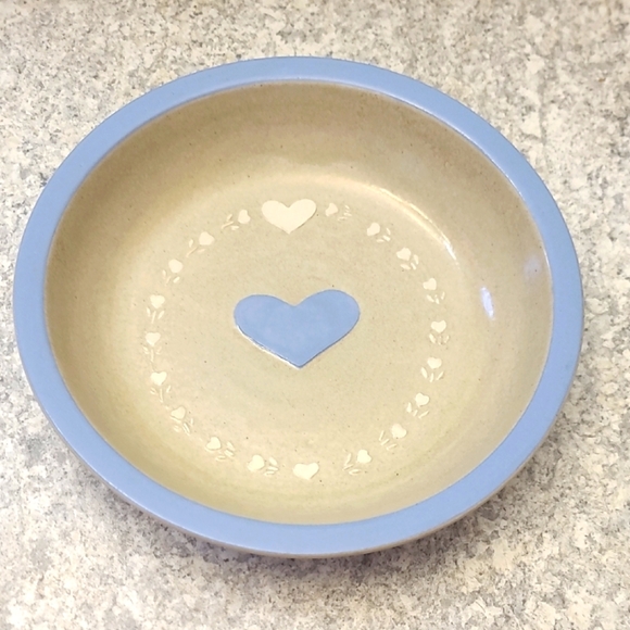 Studio Pottery Blue and Cream Heart Design Pie Plate Bowl - Picture 1 of 6